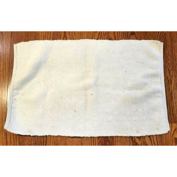 Appliqued Giraffe Rug or Wall Hanging Cream Colored Wool 31x20" - Picture 5 of 6